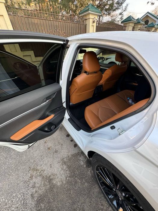 Toyota Camry Hybrid Grande гибрид срочно