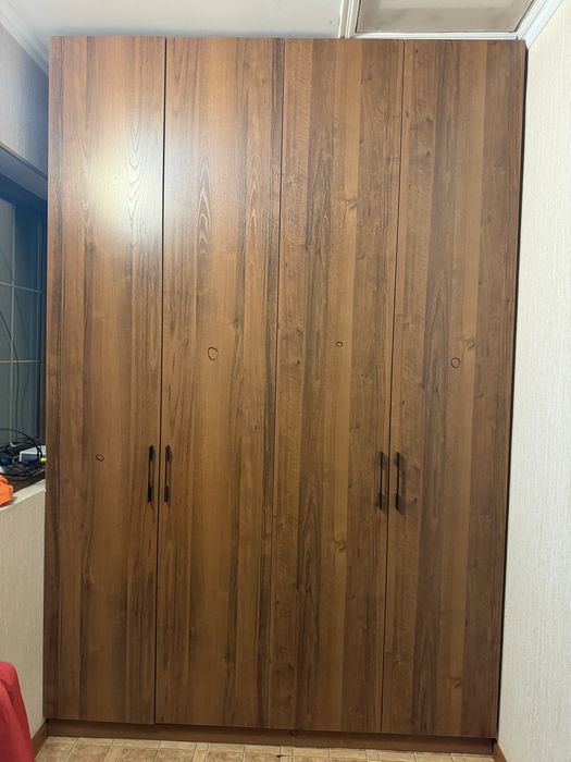 Продам вместительный шкаф для одежды