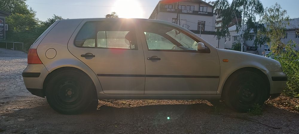 Volkswagen Golf 4 1.6 отлично състояние