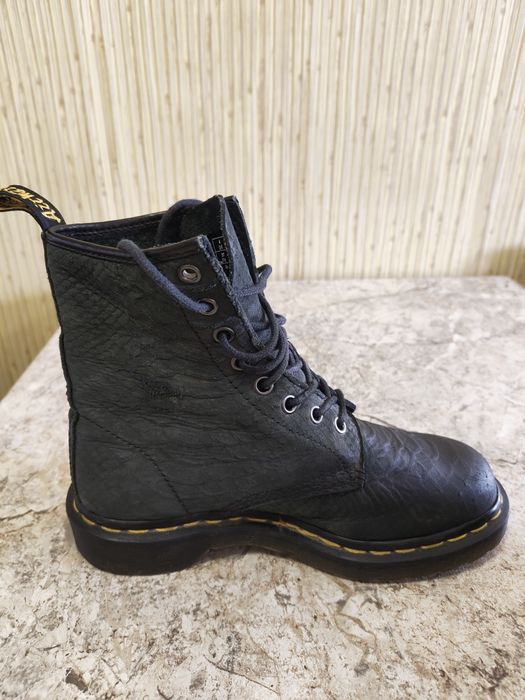 Dr. Martens Python Black боти