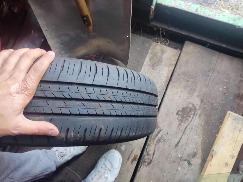 Продам резину на 16 новую