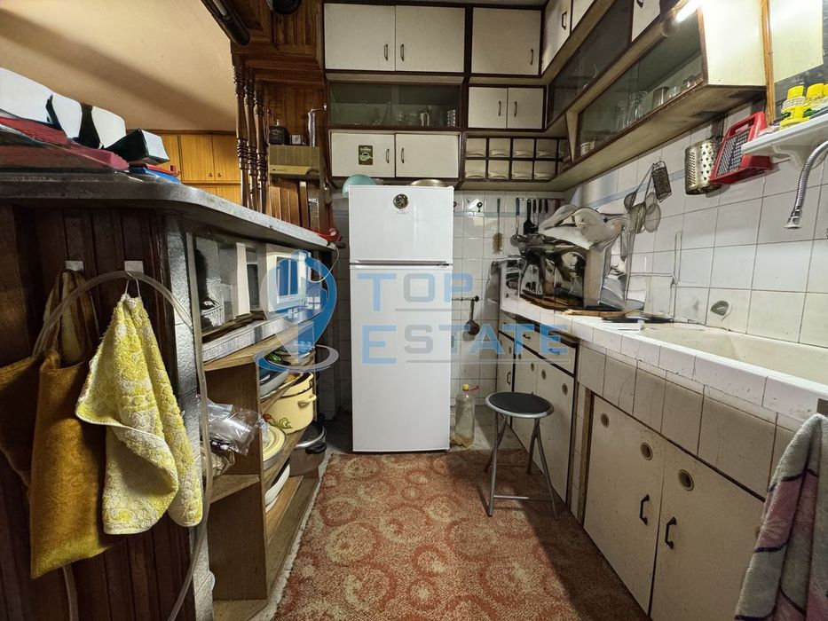 Тристаен тухлен апартамент в центъра на град Велико Търново