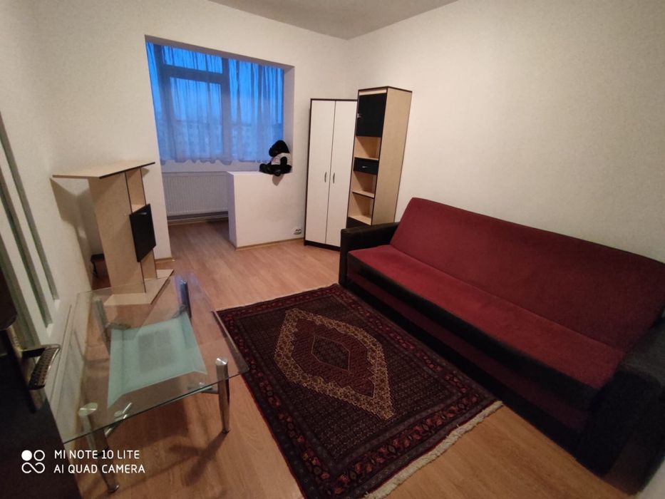Inchiriez apartament cu 2 camere decomandat