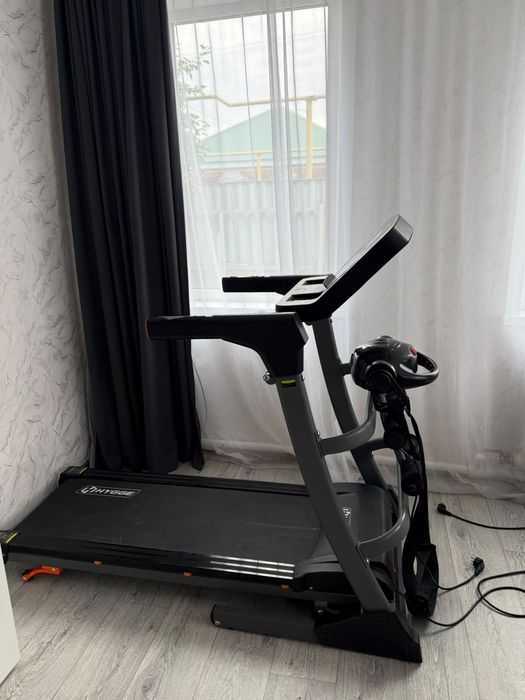 Продам беговую дорожку