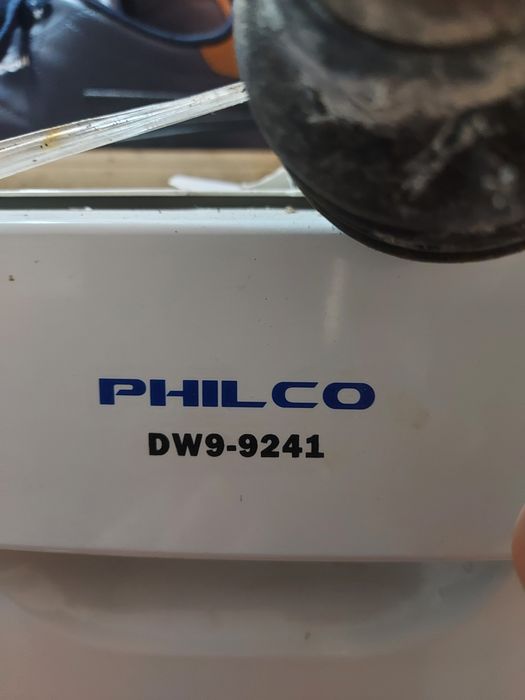 Посудомойка кухонная.