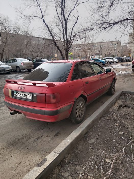 Продам Ауди 80 б4 1992,