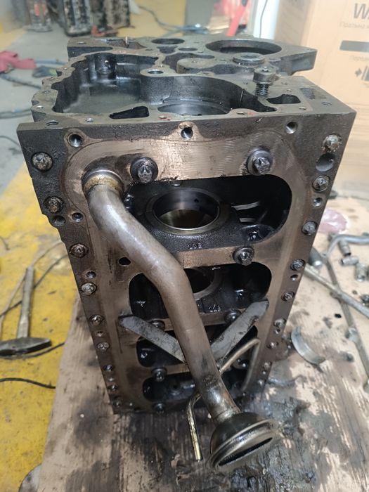 Продам запчасти на Ивеко делли 2000 год