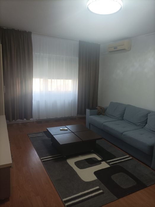 Închiriez apartament doua camere.