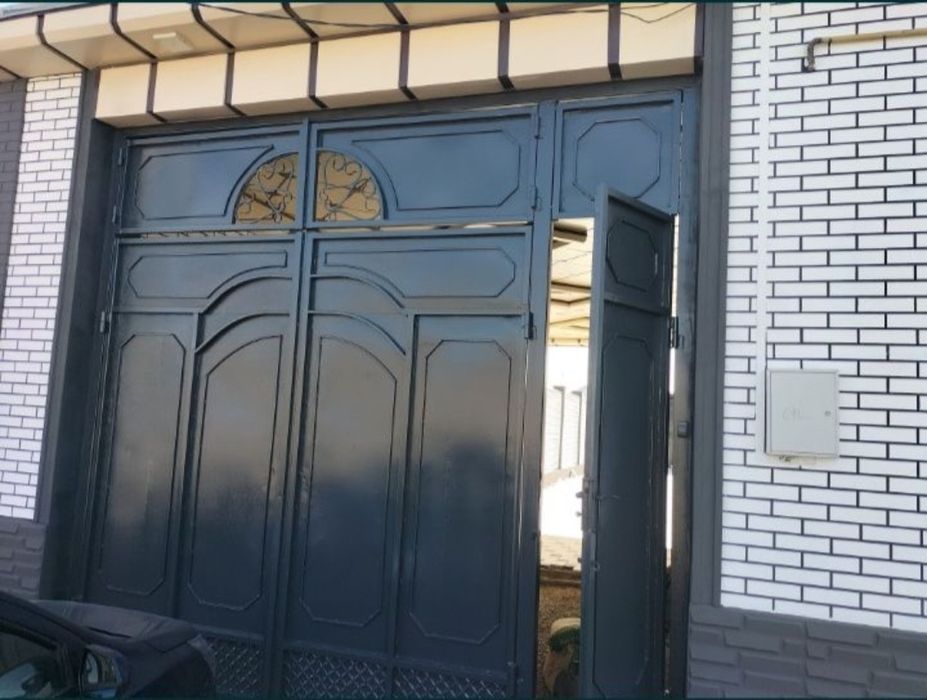 Красим навес варота цоколь