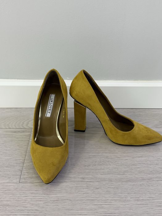 Туфли разные в идеальном состоянии