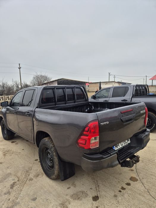 Toyota  Hilux ..