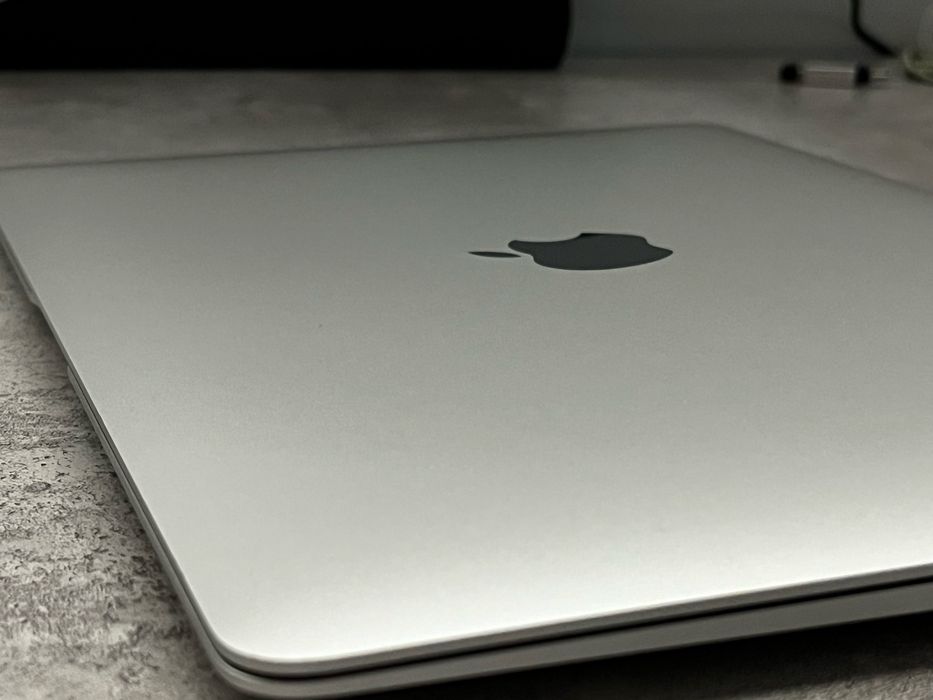 Macbook Air M1 8/256 Silver