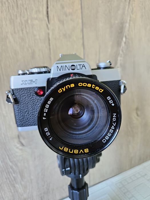 Minolta XG 1 cu Avanar 1:2.8