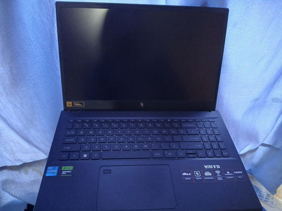 Aser nitroV15
Intel Cor

NVIDIA GeForce RTX 2050 4 GB

• 8 GB RAM