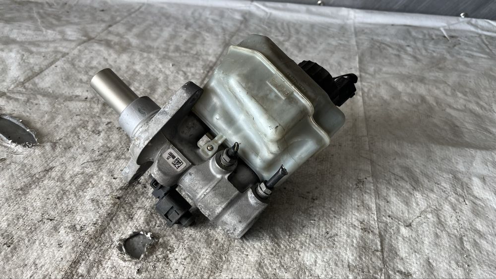 Volkswagen Passat 1.8 TSi спирачна помпа