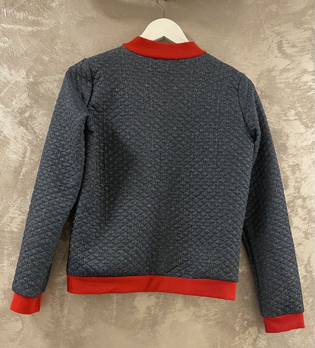 Hanorac bleumarin cu rosu mărimea XS - S