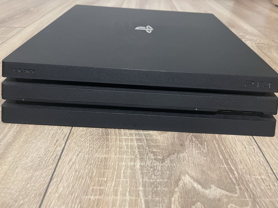 Se vinde PS4 , stare buna de functionare , arata ca in poze .