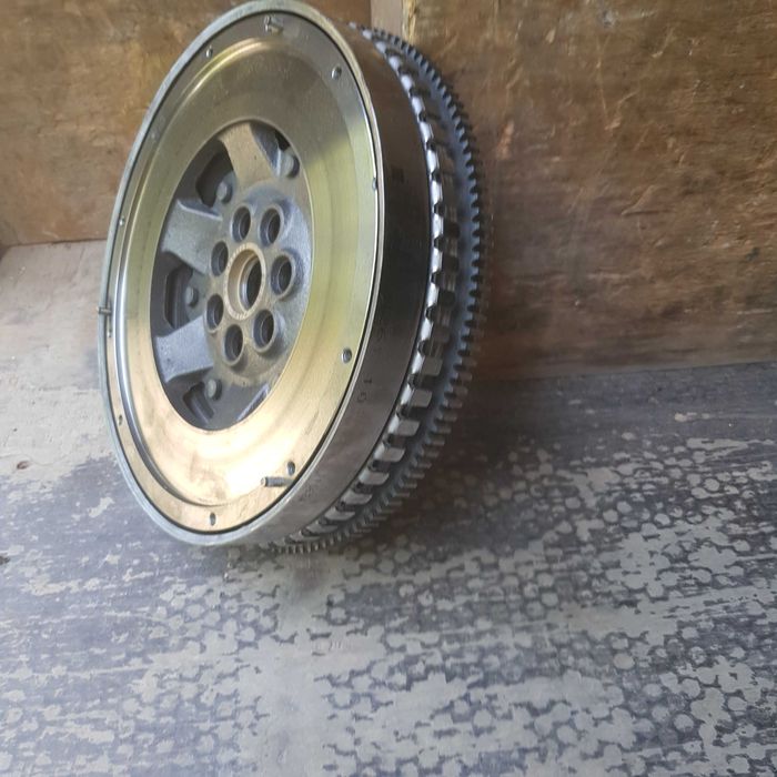 маховик luk 415 0261 10,за рено 1.9 дци,нисан примера 1.9 дци