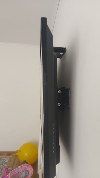 Телевизор LG 120 см