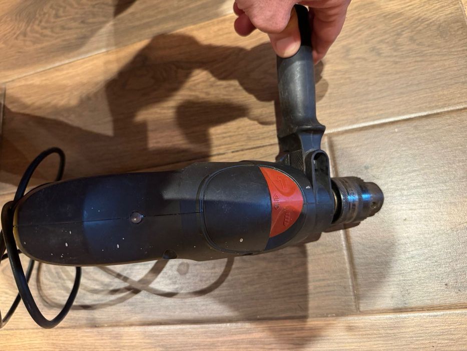 Продавам ударна бормашина skil 4kg 800 вата.