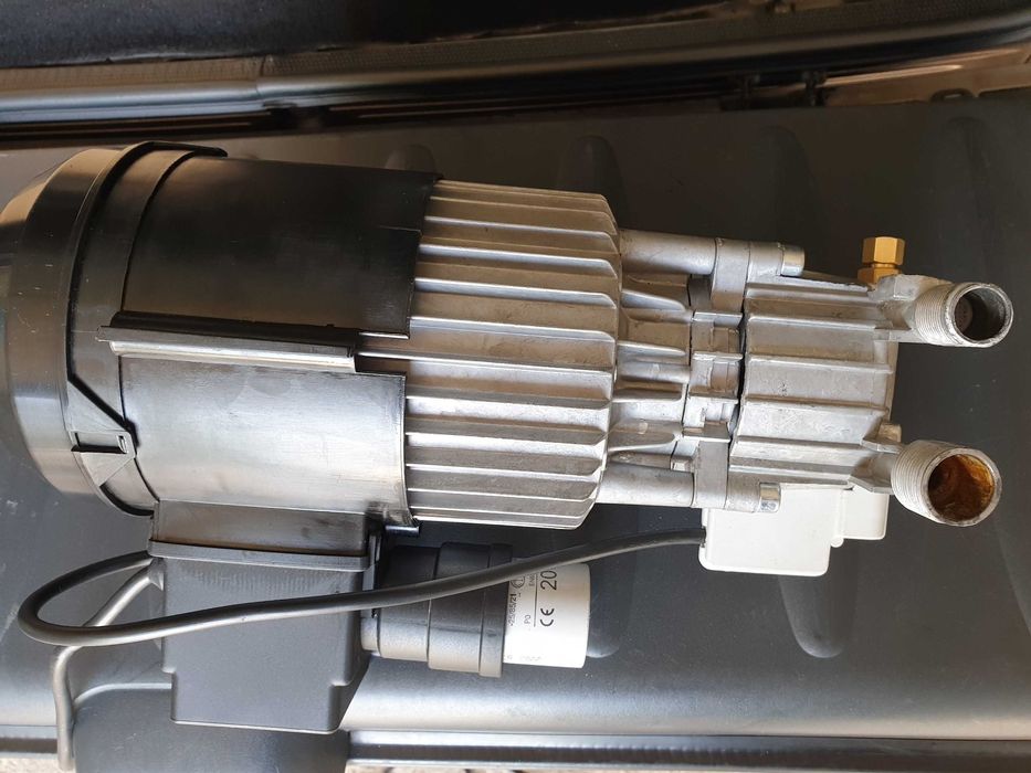 Aparat de spalat cu jet de presiune cu apa-cu un mic defect