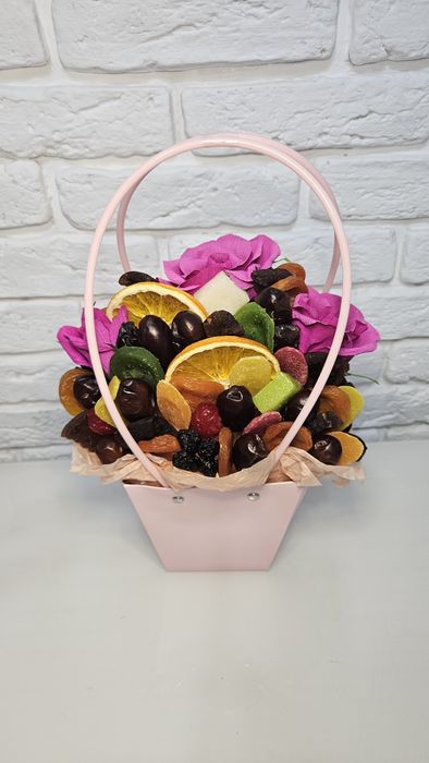 Подарок из сухофруктов