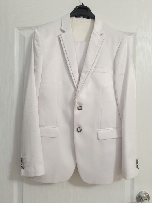 Костюм мужской цвет белый