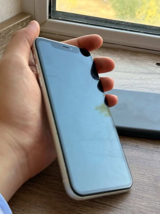 Iphone 11,64 ГБ,белый,фиолетовый
