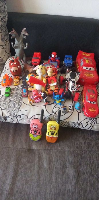 Продавам детски играчки.