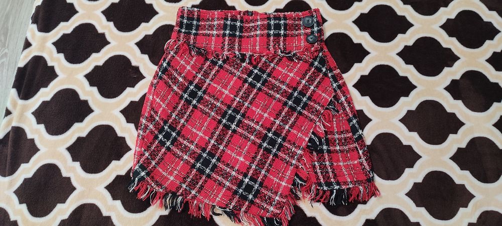 Fustă + tricou, mărimea S ambele produse