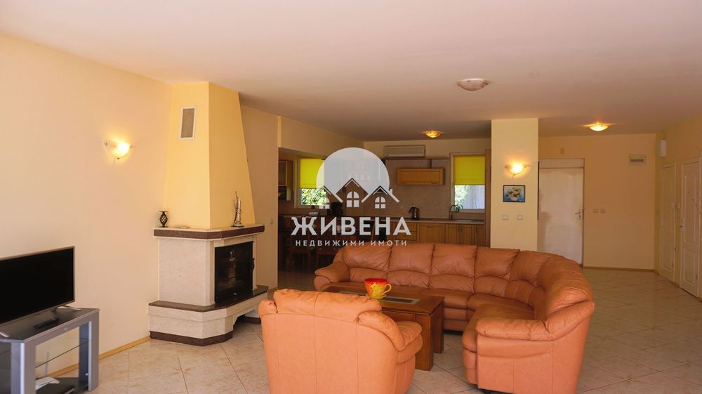 Продава къща с басейн в с.Соколово, обл. Добрич