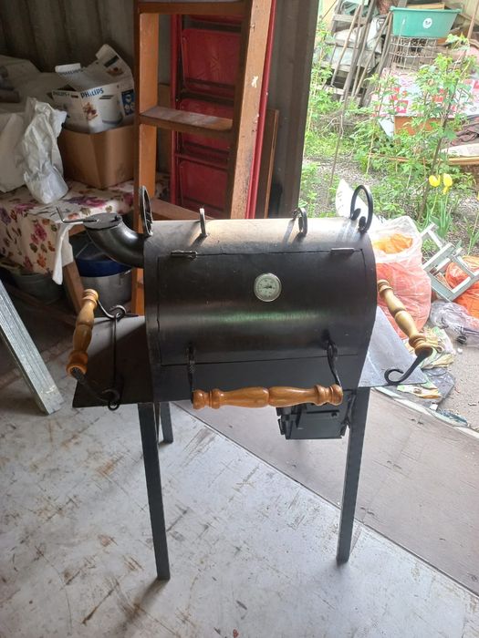 Продам мангал смокер.