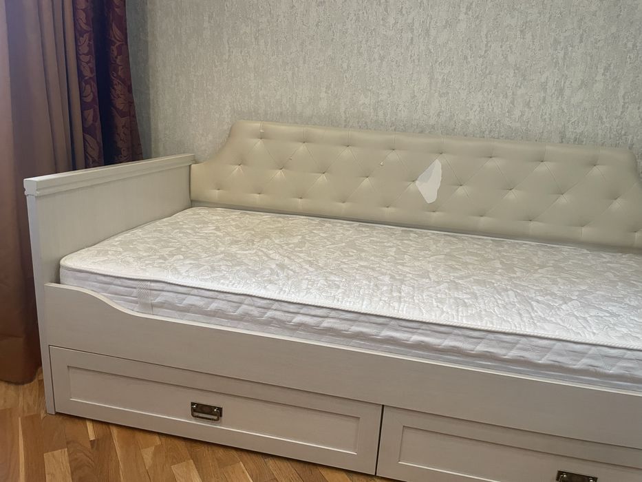 Кровать односпальная