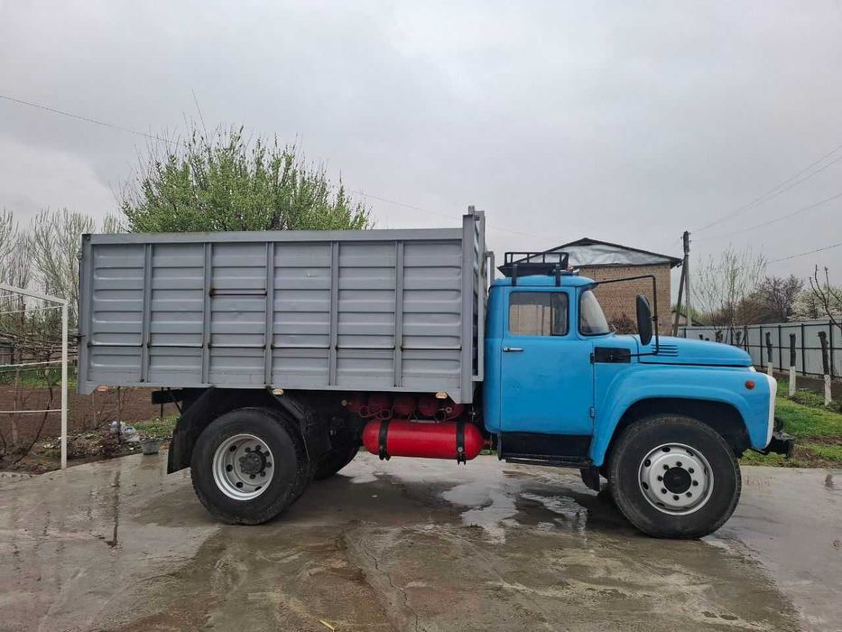 Zil-130 samosval