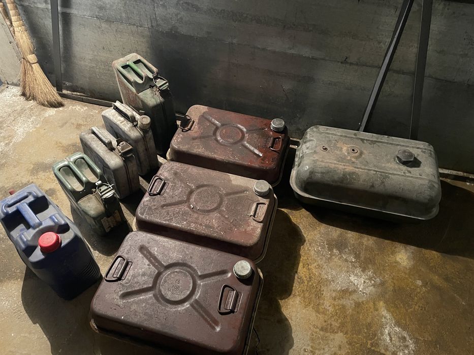 Продам канистры советские