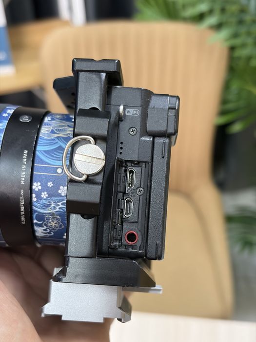 Продам Sony 6400