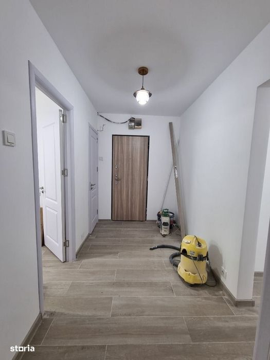 Apartament cu 3 camere de inchiriat in zona Piata Resita