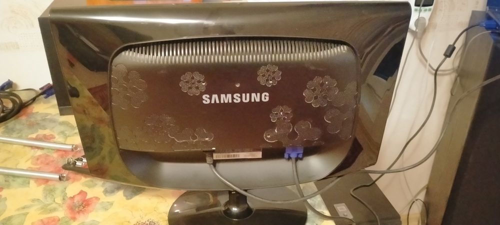 Монитор Samsung (22 дюйма)