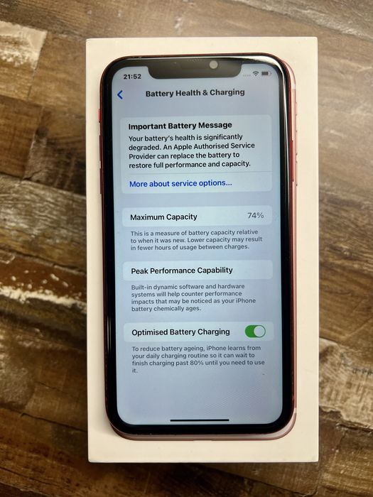 Iphine 11 - 64 GB RED