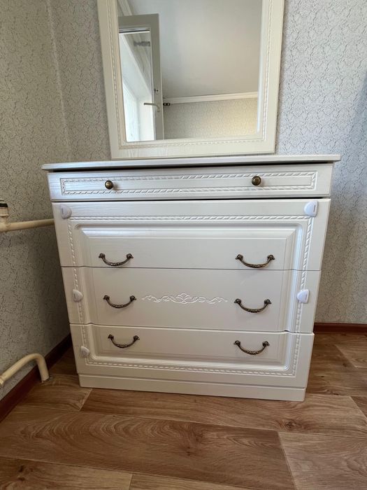 Продается спальный гарнитур