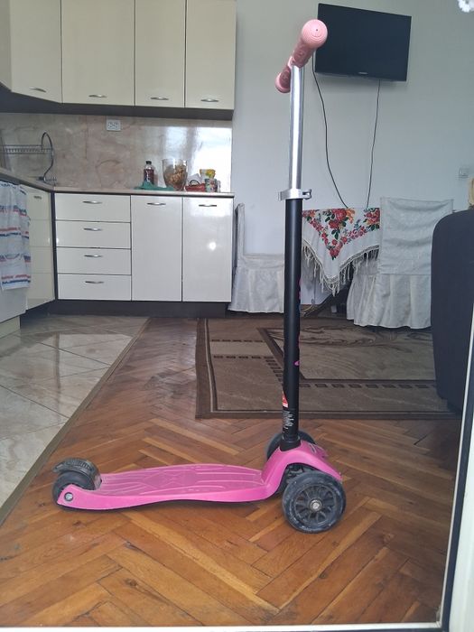 Продавам 2 детски използвани тротинетки