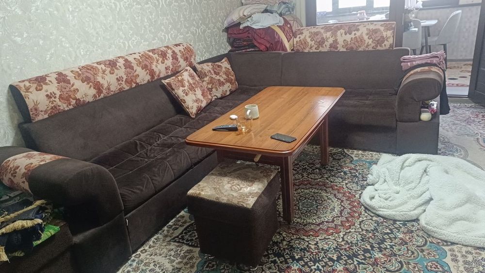 Своя мягкая мебель уголок размер ххл 3,5 на 2,5 метр состояние хорошее