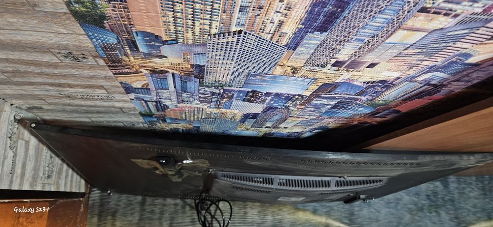 Телевизор 60дюймов состояние 8/10