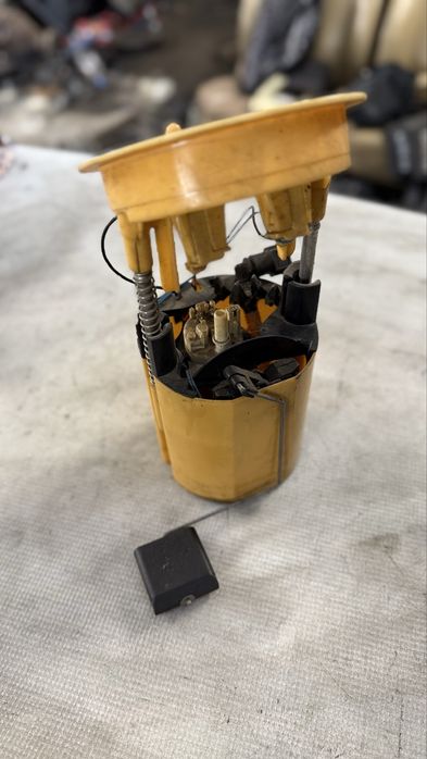 Горивна помпа за БМВ 1 3 Х1 Серия Е81 Е82 Е87 Е88 Е90 Е91 Е92 Е84