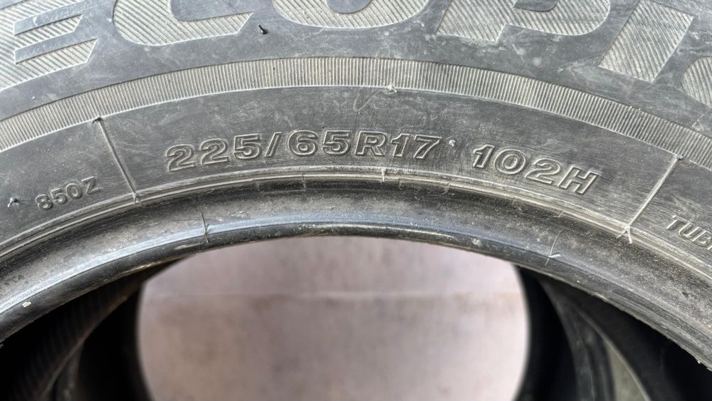 Продам шины 225/65R17