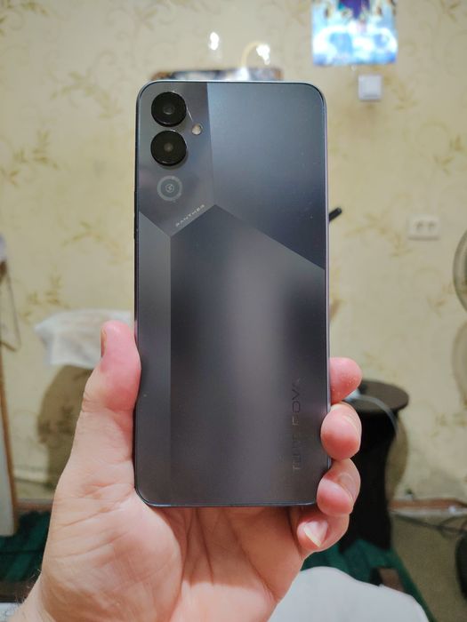 Телефон TECNO POVA 4