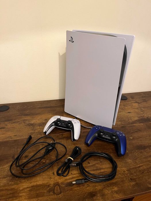 PlayStation 5, Digital, 1TB + 2 Controllere DualSense