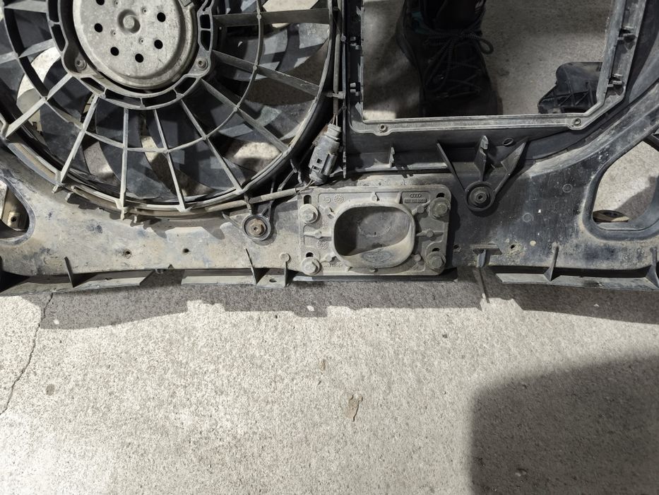 Audi A4 B6 маска, очиларка с перка