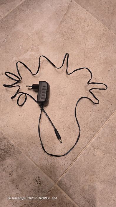 Продавам акумулаторно моторче