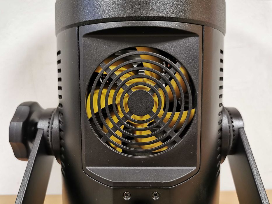 Хибридно LED осветление и светквавица Godox FV150